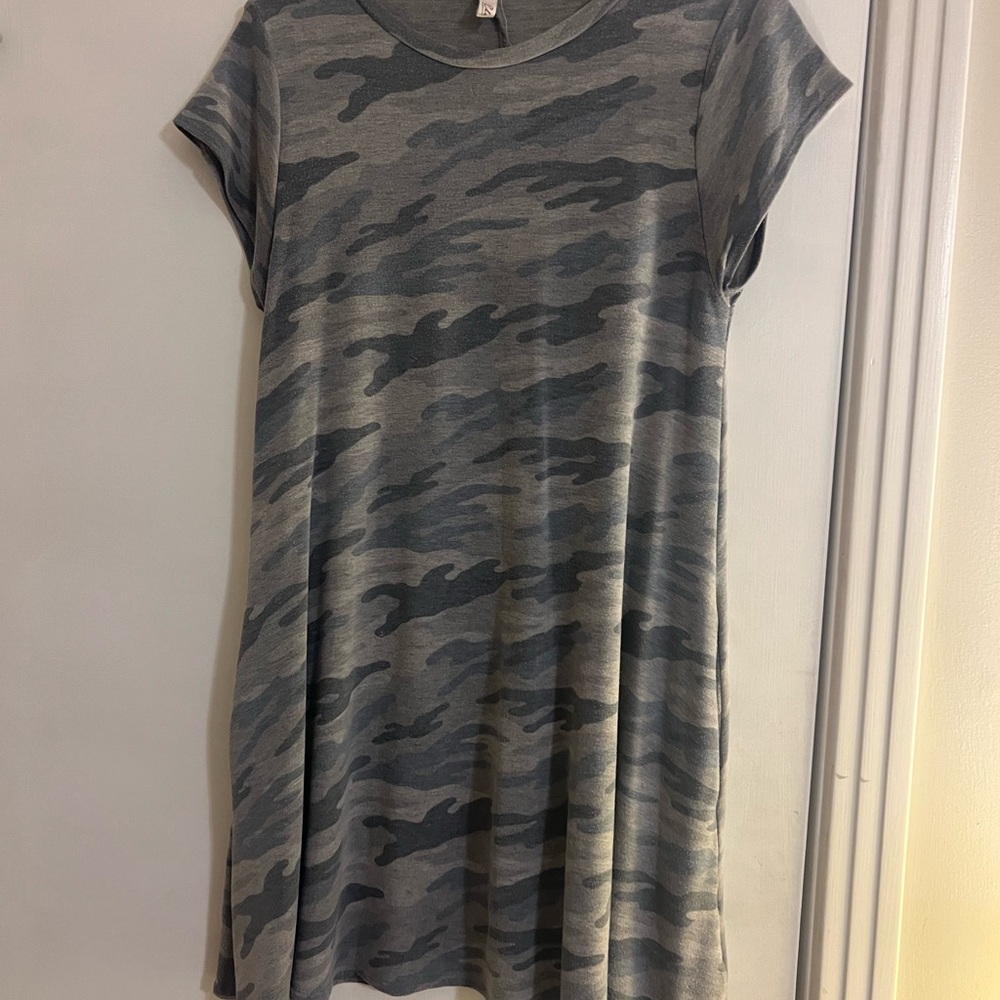 Elan Gray Casual Mini T-Shirt Dress